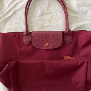Longchamp le pliage club neo in burgundy